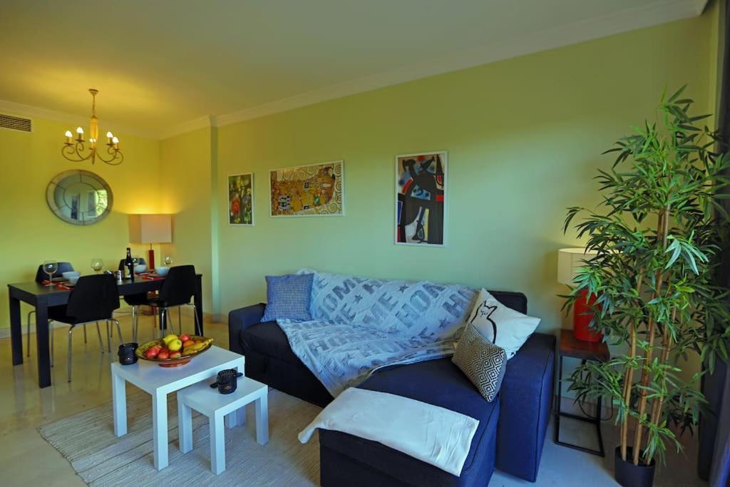 Apartment R09 Patios One Bedroom *